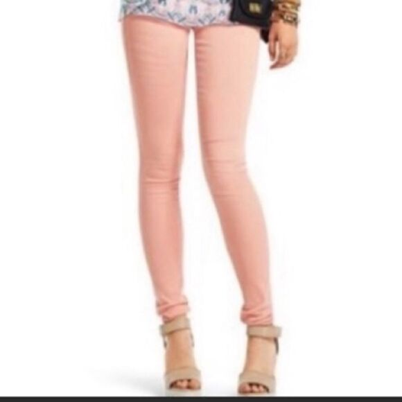 🎄CAbi | Style 224 Nectar Skinny Ankle Jeans in Bubblegum Pink - Picture 1 of 7